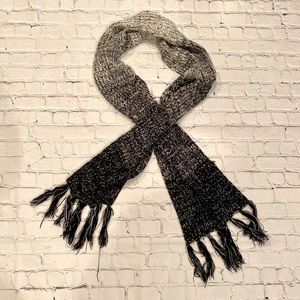 🧣2/$10 or 3/$12 Knitted Scarf Black & White Ombré